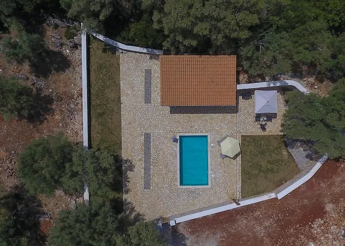 בית נופש Lefkolia Retreat