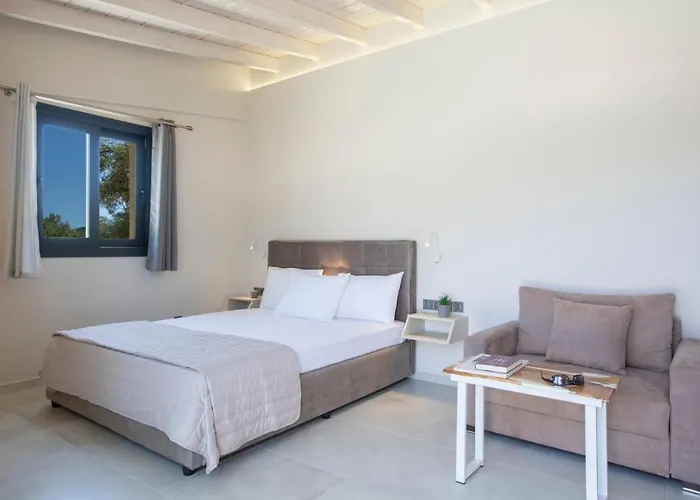 Lefkolia Retreat