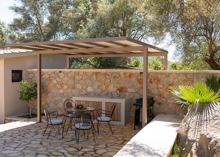 בית נופש Lefkolia Retreat סיבוטה